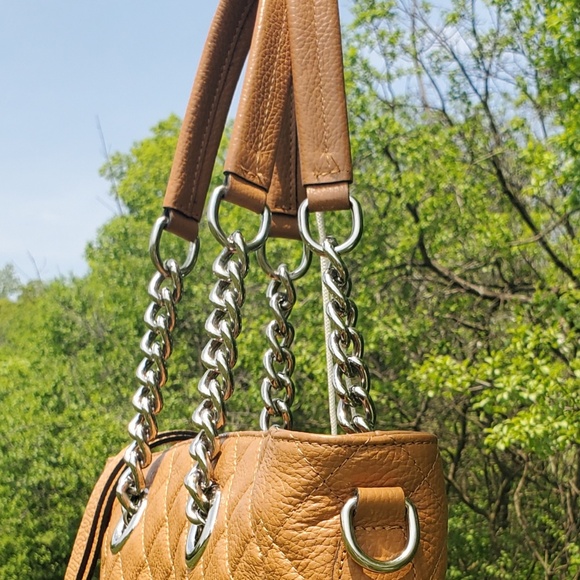 ♻️DONATED ♻️ Ron White  Quilted Hand Bag (with Crossbody option) - Picture 14 of 15